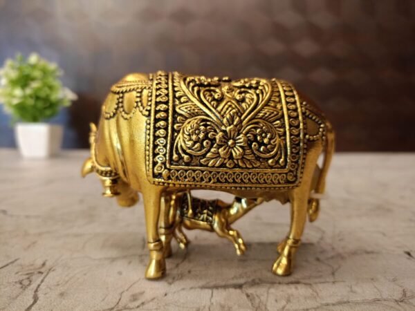 Brass Fine Art Cow And Calf / Very Good For Home Kamdhenu Statue 3" Antique Showroom Trichy - Image 3