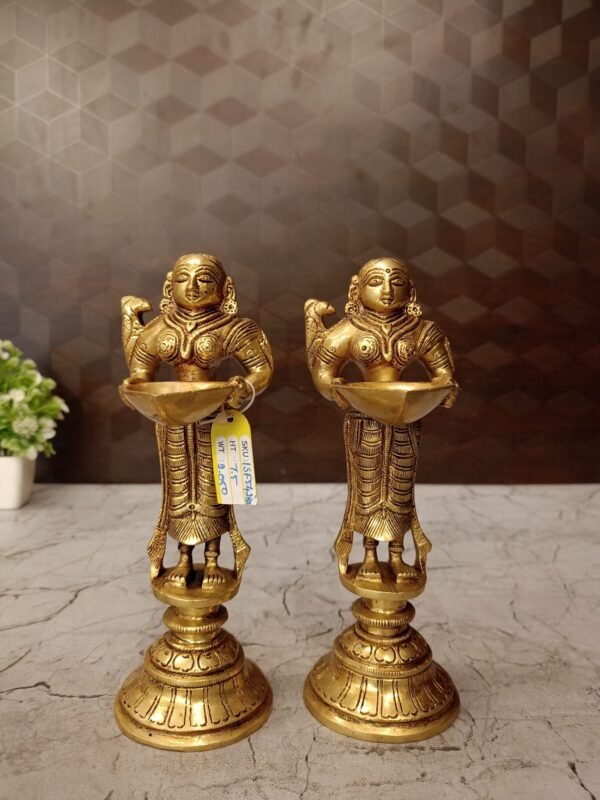 Buy Brass Paavai Diya / Symbol of Divine Light and Knowledge 7.5″ Antique Showroom Trichy