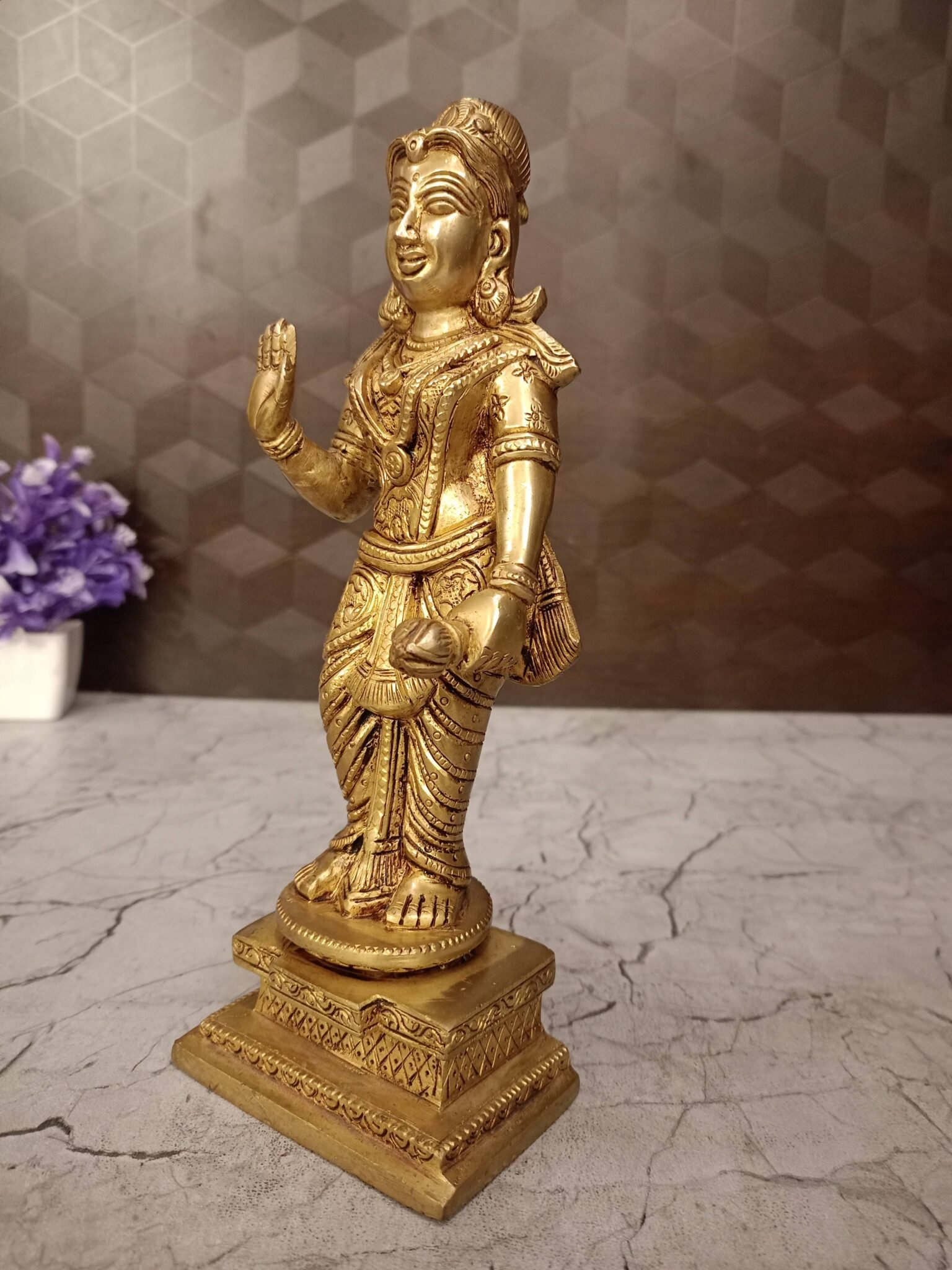 Buy Brass Decor Lady Big Statue- 9″ Antique Showroom Trichy - Image 2