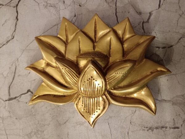 Buy Brass Handicraft Lotus Wall Mount 5″ Antique Showroom Trichy